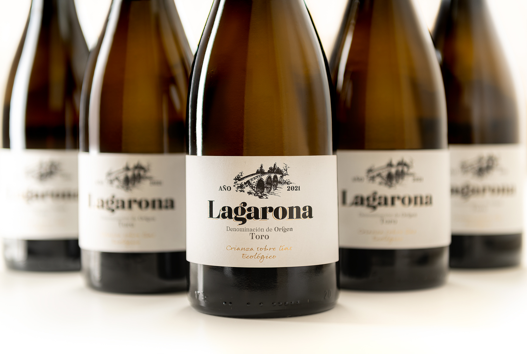 Lagarona_blanco_grupo_botellas_frente